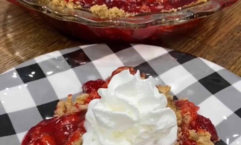 easy strawberry crumble
