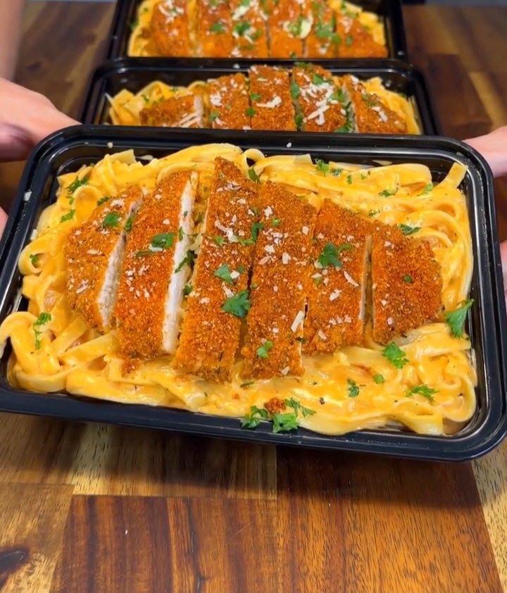 Crispy Buffalo Chicken Alfredo