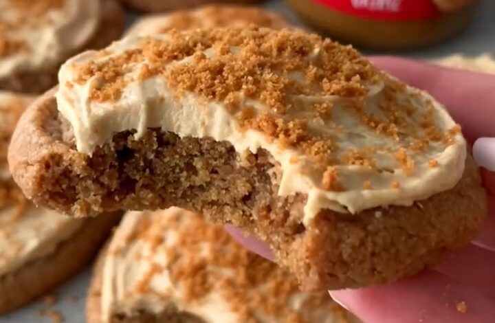Soft Biscoff Cookies with Biscoff Buttercream Icing