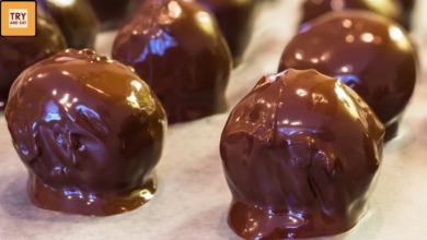 Easy Chocolate Peanut Butter Balls (No-Bake)
