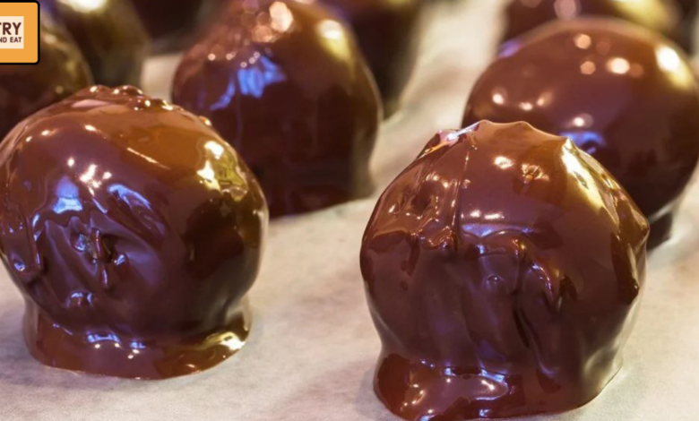 Easy Chocolate Peanut Butter Balls (No-Bake)