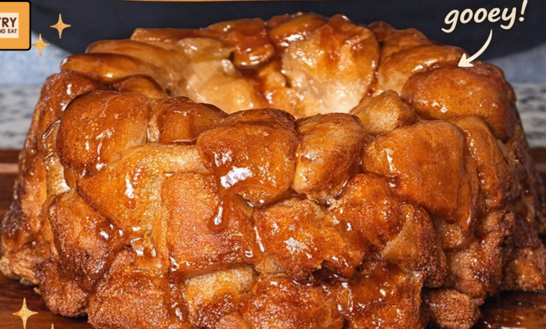 Easy Cookie Butter Monkey Bread (Christmas Pull-Apart)