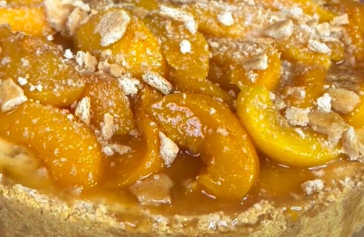 No Bake Peach Cobbler Cheesecake