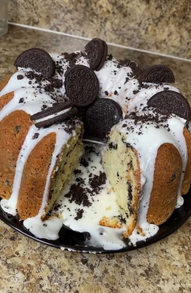 Perfect Oreo Poundcake