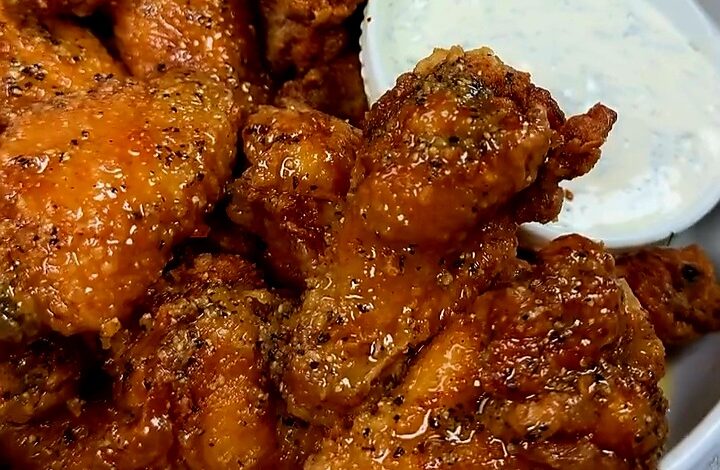 Crispy Lemon Pepper Chicken Wings