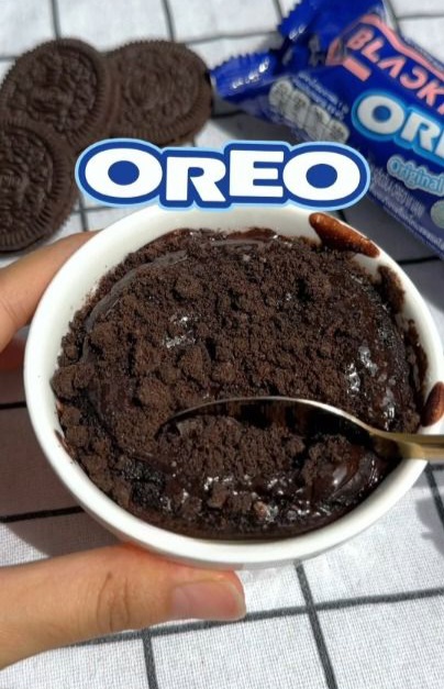 One-Minute Oreo Mug Cake