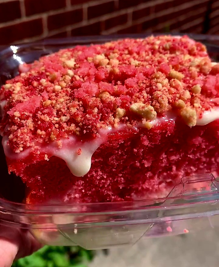 strawberry cheesecake brownies