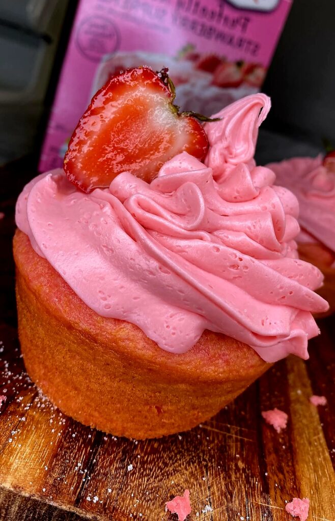 two-ingredient strawberry cupcakes