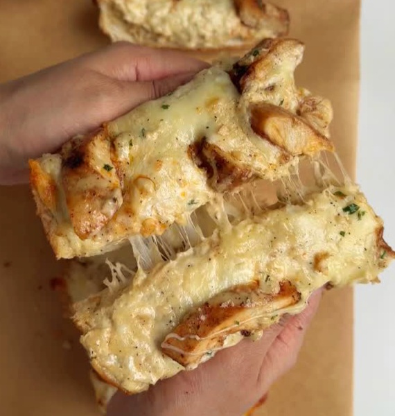 Chicken Alfredo Garlic Bread