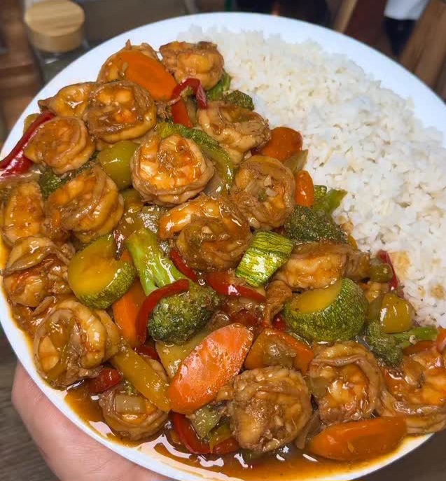 Chinese-Style Shrimp and Vegetables Stir-Fry